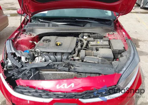 2024 Kia Forte Lxs z USA, uszkodzony, nr VIN 3KPF24AD5RE783270